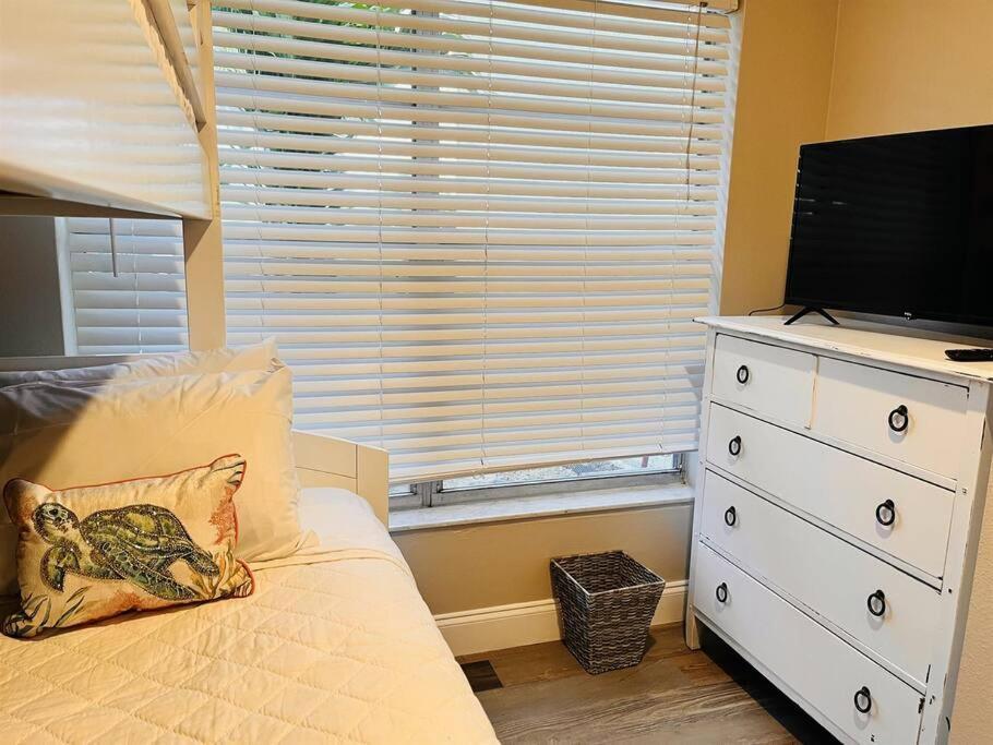 Gorgeous Vacation Home On The Water With Heated Pool And Sand! Hernando Beach Exterior foto